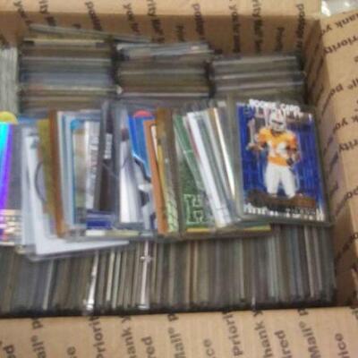 https://www.ebay.com/itm/124139670647	Rxb020 NFL FOOTBALL ROOKIE CARD & INSERT COLLECTION BOX		 Buy-it-Now 	 $150.00 
