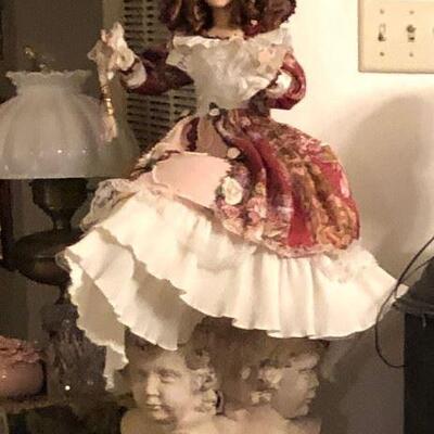 https://www.ebay.com/itm/114361586825	WL2055 Large Porcelain Doll Local Pickup		 Buy-it-Now 	 $20.00 
