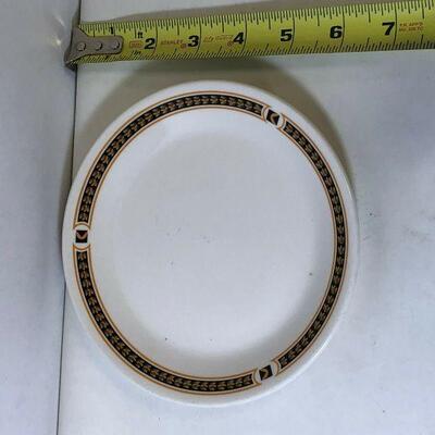 https://www.ebay.com/itm/124177248658	LAN9808 Black and Gold Trim Sycuse China Railroad Canada Porcelaine Plate		 OBO 	 $19.99 
