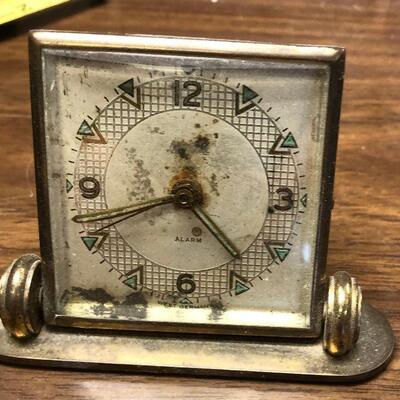 https://www.ebay.com/itm/114398471207	LX2101: Vintage West German Brass manual alarm clock ASIS - Not Tested		 Buy-IT-Now 	 $19.99 
