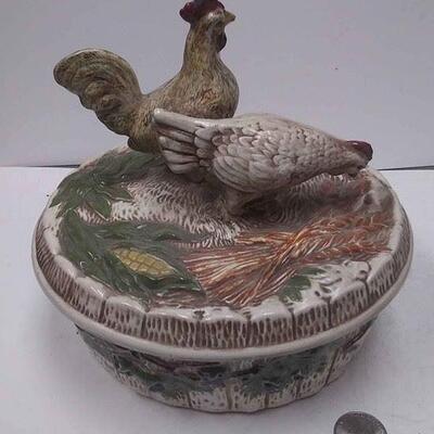 https://www.ebay.com/itm/124270019535	WL3059 USED VINTAGE CERAMIC BOWL WITH LID. DECORATED WITH CHICKEN FARMING THEME.		 Buy-it-Now...