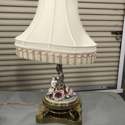 https://www.ebay.com/itm/114545036732	KG8062 Capodimonte porcelain Statue Sculpture Lamp with Brass Base Pickup Only		Auction

