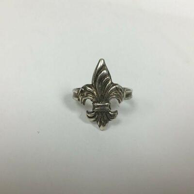 https://www.ebay.com/itm/124185088933	KB0153: Sterling Silver Fleur de Lis Ring size 8		 Buy-IT-Now 	 $20.00 
