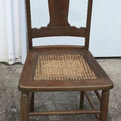 https://www.ebay.com/itm/114551951701	LAN9713: Antique Pressed Cane Seat Chair Local Pickup		 OBO 	 $20.00 
