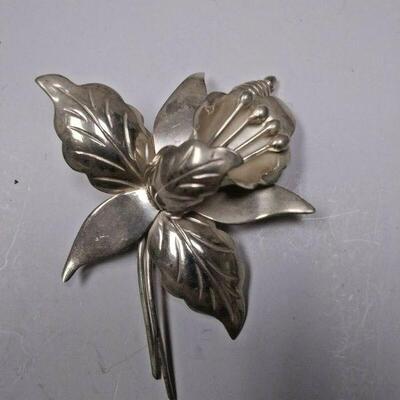 https://www.ebay.com/itm/114234003552	AB0371 USED VINTAGE 9.25 STERLING SILVER FLOWER BROOCH MADE IN MEXICO WEIGHT 11		 Buy-it-Now...