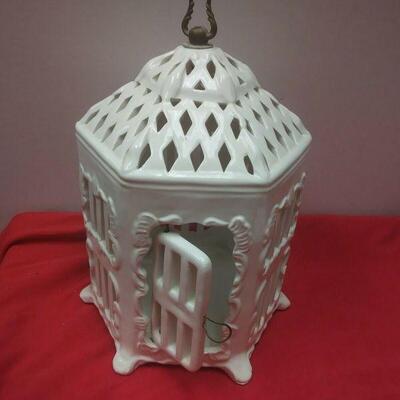 https://www.ebay.com/itm/124334087138	WL3102 VINTAGE DECORATIVE WHITE CERAMIC BIRD CAGE 		 Buy-it-Now 	 $23.00 
