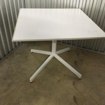 Knoll white corner table w/ casters, 30sq.x 23H,, wipe clean