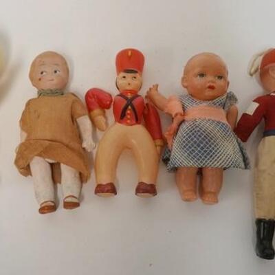 1071	LOT OF VINTAGE CELLULIOD, COMPOSITION DOLLS INCLUDING RUBBER CASPER DOLL	50	100	25	PLEASE PAY ATTENTION FOR DAILY ADDITIONS TO THIS...