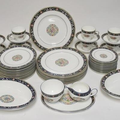 1052	WEDGWOOD RUNNYMEDE 65 PIECE DINNERWARE SET. DINNER PLATES ARE 10 3/4 IN OVAL BOWLS ARE 11 IN 	600	1200	300	PLEASE PAY ATTENTION FOR...