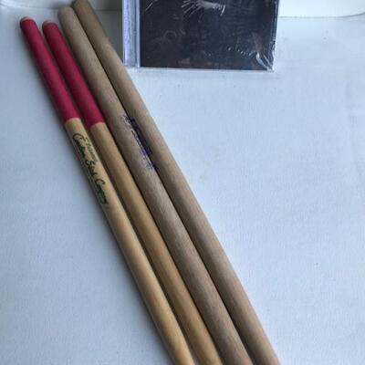 Set of 4 drumsticks ICD $20