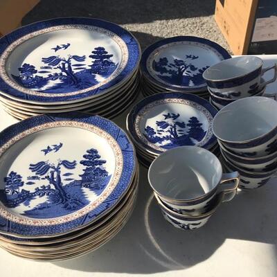 Royal Doulton 45 piece set Real Old Willow $135