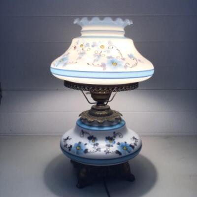 Vintage hurricane lamp 