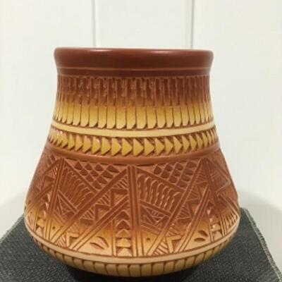 Large Navajo pottery vessel 