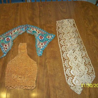 Vintage Crochet Purse ; Vintage Needlework Collar ; Vintage Table Runner