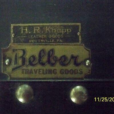 Antique/Vintage HR Knapp Leather Goods/Belber Traveling Goods Flat Top trunk with 2 inserts.