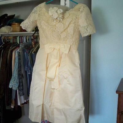 Vintage Wedding Dress with Veil