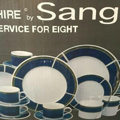 https://www.ebay.com/itm/124474081104	FL0019 SAPPHIRE SANGO DINNERWARE SETTING FOR 8 -45PCS  Pickup Only		 Buy-it-Now 	 $50.00 

