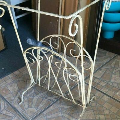 https://www.ebay.com/itm/114561578266	FL0005 Mid Century Modern METAL WIRE TABLE STAND NO TOP Pickup Only		 Buy-it-Now 	 $45.00 
