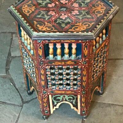 https://www.ebay.com/itm/114561641556	FL0024 ECLECTIC MULTICOLOR HEXAGONAL END TABLE Pickup Only		 Buy-it-Now 	 $125.00 
