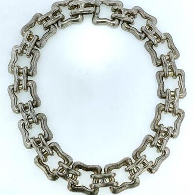 Large Tiffany & Co. sterling silver link style necklace. The necklace measures approx. 18.00