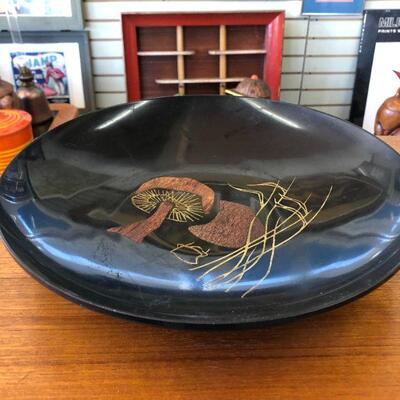 Couroc mushrooms salad bowl