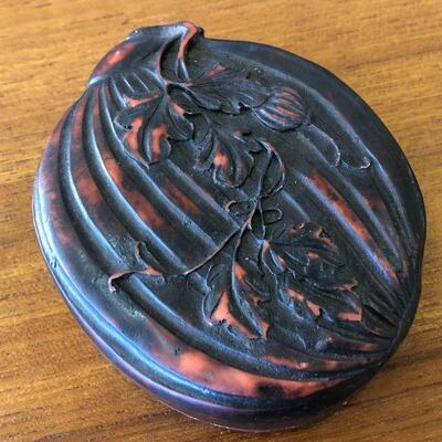 Lacquerware peach box