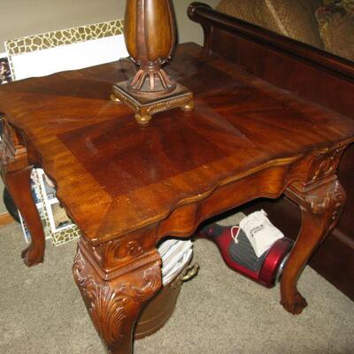 CLAW FOOT END TABLE  BUY IT NOW $ 50,00
