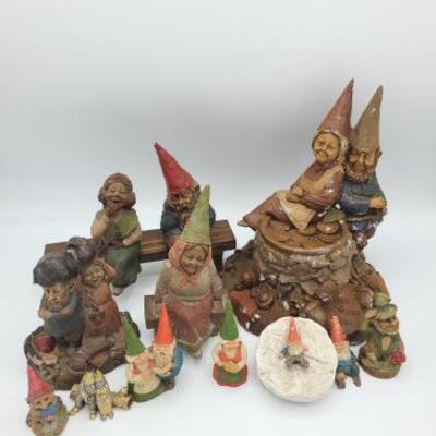Gnomes On A Pot Of Gold And More https://ctbids.com/#!/description/share/679300
13 pieces in this lot 1- 9''

 