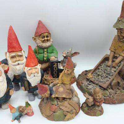 Happy Just To Be at Gnome
https://ctbids.com/#!/description/share/679291 8 Gnomes ranging in sizes 9''- 1.5''

 