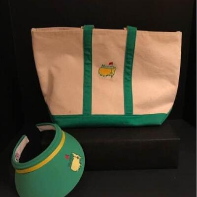 https://ctbids.com/#!/description/share/682359 Masters Tote and Matching Sun Visor. Tote is in good condition but shows some signs of use...