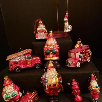 https://ctbids.com/#!/description/share/682234 Fireman Themed Ornament Collection
Stand not included. Most in original boxes.