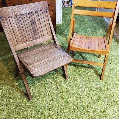 https://ctbids.com/#!/description/share/682571 Pair of wooden folding chairs. Weathered chair dimensions 20x16x31” Seat 16