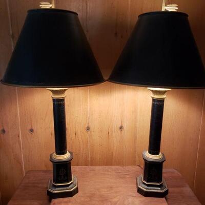 https://ctbids.com/#!/description/share/682594 Nice pair of matching black and gold lamps. Measures 34