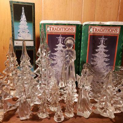 https://ctbids.com/#!/description/share/682598 Beautiful collection of Glass angels, Christmas trees and sleigh.

 