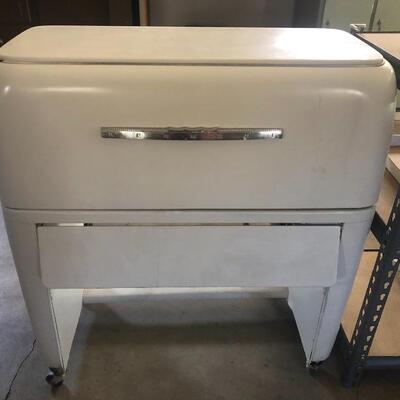 Antique pressing machine for laundry 