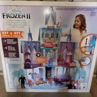 #7506 â€¢ New In Box Frozen 2 Ultimate Arendelle Castle