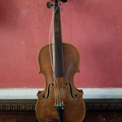 German made antique Hopf Violin in original burlap lined wooden case. Needs restoration. Violin is 24