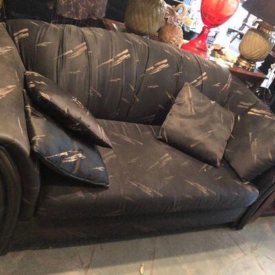 https://www.ebay.com/itm/114576077712	FL1045 Upholstered Fabric Love Seat Sofa Estate Sale Pickup	 $50.00 
