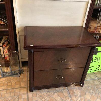 https://www.ebay.com/itm/124474024667	FL0004 SOLID WOOD 2-DRAWER END TABLE NIGHT STAND MADE IN ITALY Pickup Only	 $50.00 	OBO
