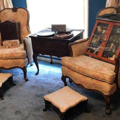 https://www.ebay.com/itm/114575990285	FL1009 Pair of Antique Parlor Occasional Chairs Estate Sale Pickup	 $400.00 
