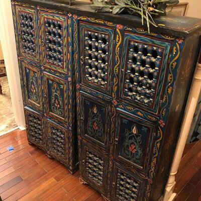 https://www.ebay.com/itm/124487130691	FL4004  Pair of Multi Color Asian Accent Cabinets Estate Sale Pickup	 $400.00 
