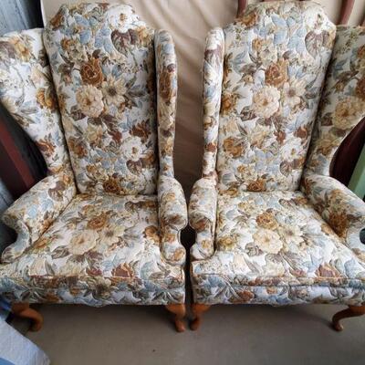 https://ctbids.com/#!/description/share/687793 Pair of project chairs that could use some re-upholstering. Very sturdy chairs with Queen...