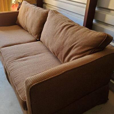 https://ctbids.com/#!/description/share/687798 Nice sofa with a brown tweed fabric. Measurements: 78x35x34