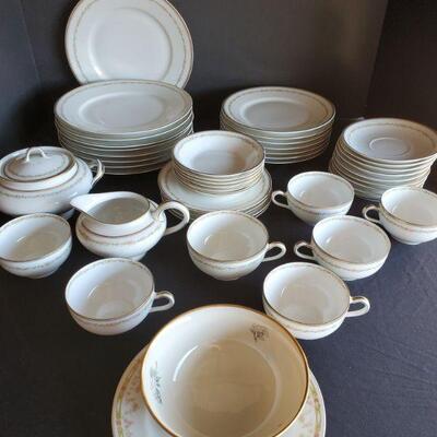 https://ctbids.com/#!/description/share/687833 Beautiful set of Haviland Limoges in Theodore pattern. Includes 9 dinner plates 9