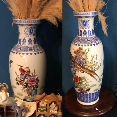 https://www.ebay.com/itm/114575992244	FL1010 Pair of Tall  Vase with Birds on them Estate Sale Pickup	 $150.00 
