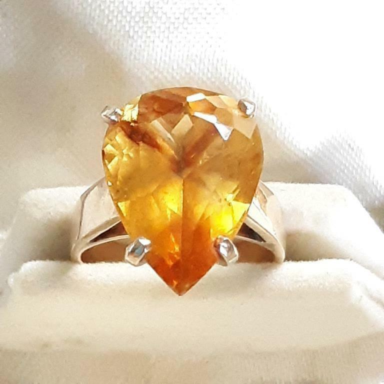 18Kt Yellow Gold & Citrine Ring