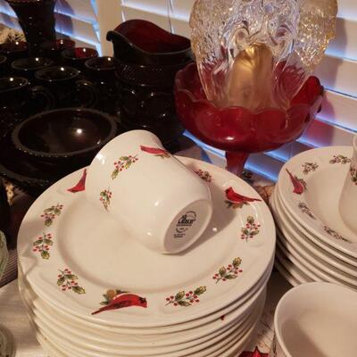Gibson Christmas Dishes