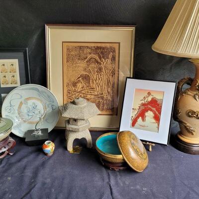 https://ctbids.com/#!/description/share/694361 Beautiful pieces of various Asian décor. Includes pottery, framed art and 29” lamp. The...