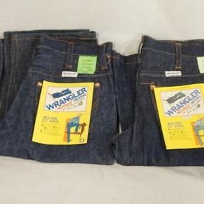 1007	LOT OF FOUR VINTAGE YOUTH SIZED WRANGLER JEANS W/ TAGS 
