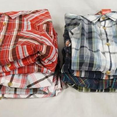 1121	LOT OF 12 LEVI'S BUTTON UP SHIRTS 

